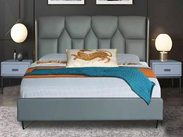 Aké opatrenia je potrebné dodržiavať pri údržbe koženej čalúnenej postele?